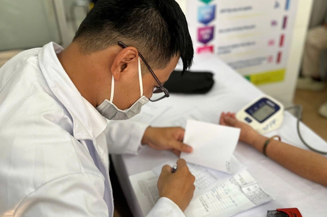 TP.HCM bảo đảm an toàn y tế tuyệt đối cho ngày hội bầu cử sắp tới - 3