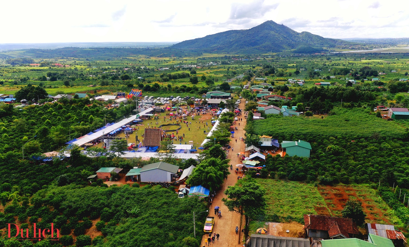 gia lai de nghi tang chuyen bay phuc vu du khach den nam du lich quoc gia - 5