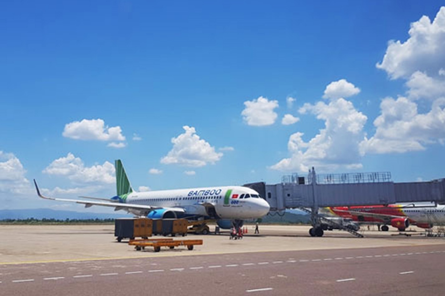 gia lai de nghi tang chuyen bay phuc vu du khach den nam du lich quoc gia - 1