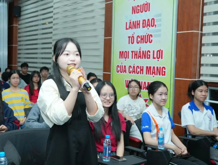 Cử tri trẻ TP.HCM kỳ vọng xây dựng hệ sinh thái khởi nghiệp, an toàn không gian mạng