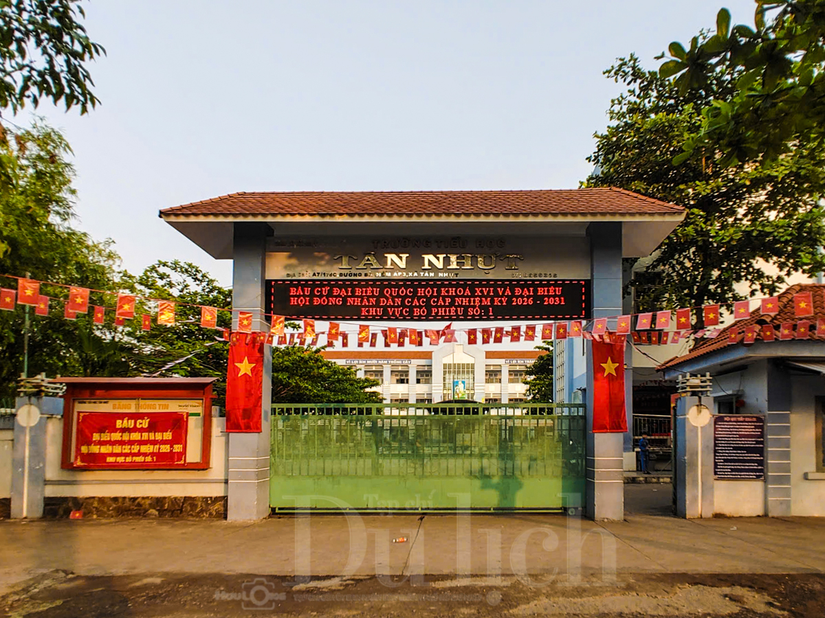 Rạng rỡ cờ hoa, TP.HCM sẵn sàng cho ngày hội non sông - 6