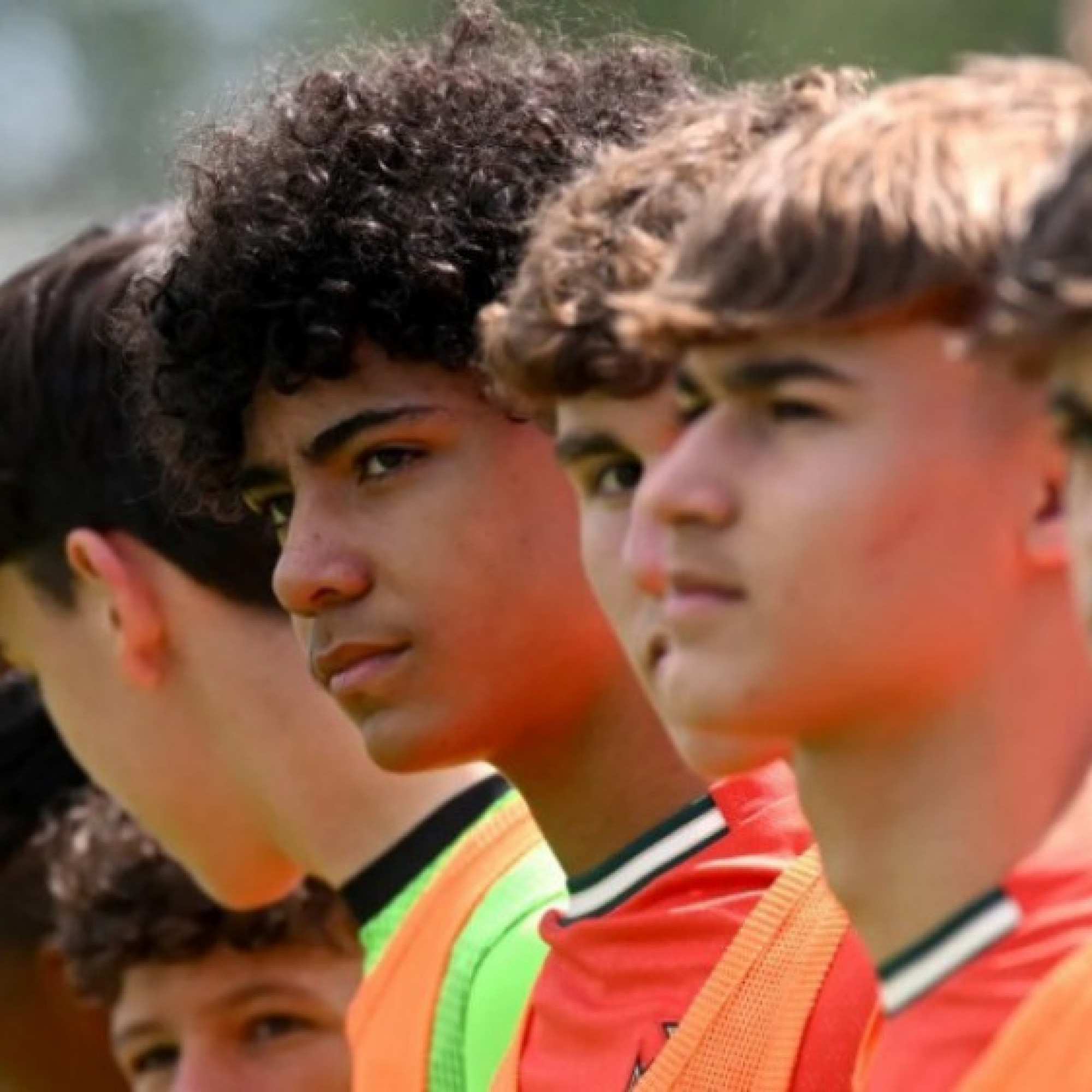  - Con trai Ronaldo phản ứng trọng tài sau khi rời sân, ăn thẻ và bị treo giò