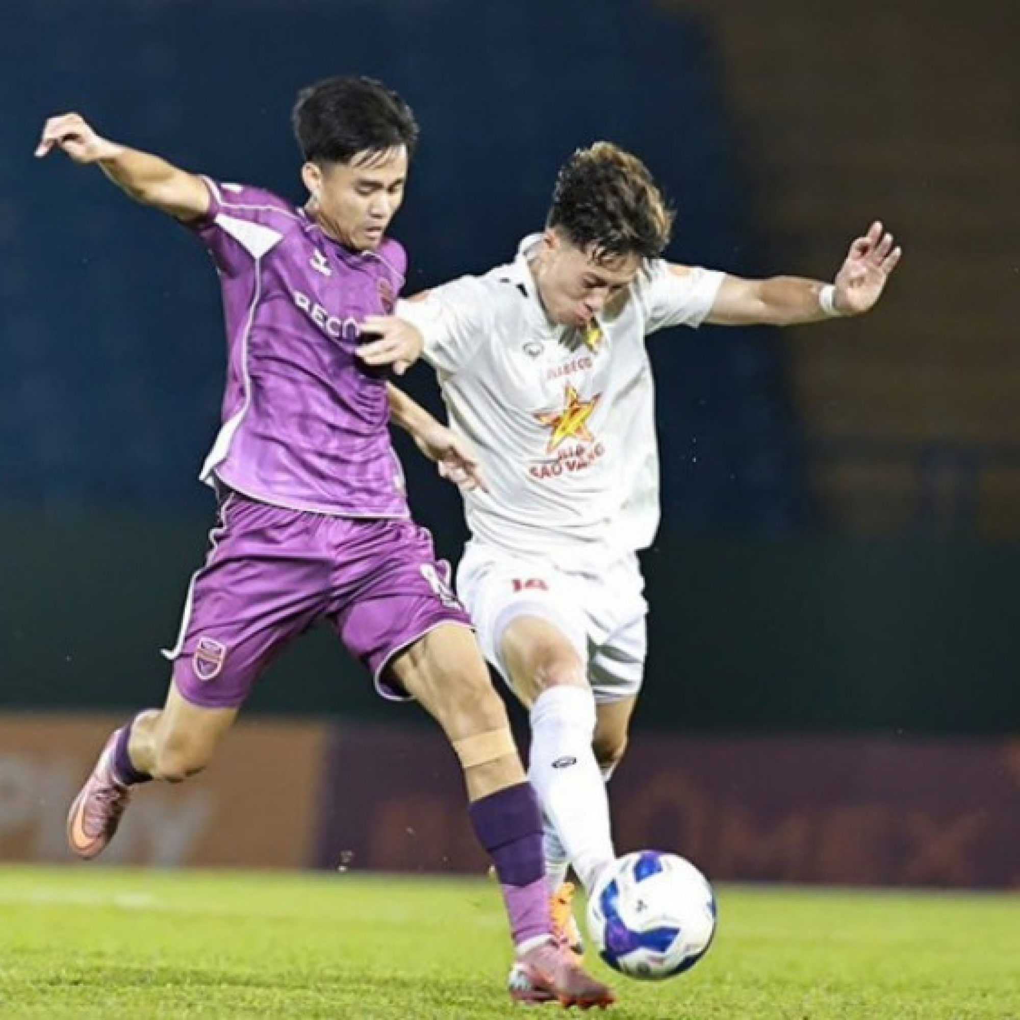  - Video bóng đá Becamex TP HCM - Hà Tĩnh: Siêu phẩm mở điểm, bùng nổ hiệp hai (V-League)