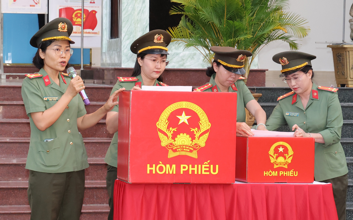 Bầu cử sớm tại Công an TP Cần Thơ - 6