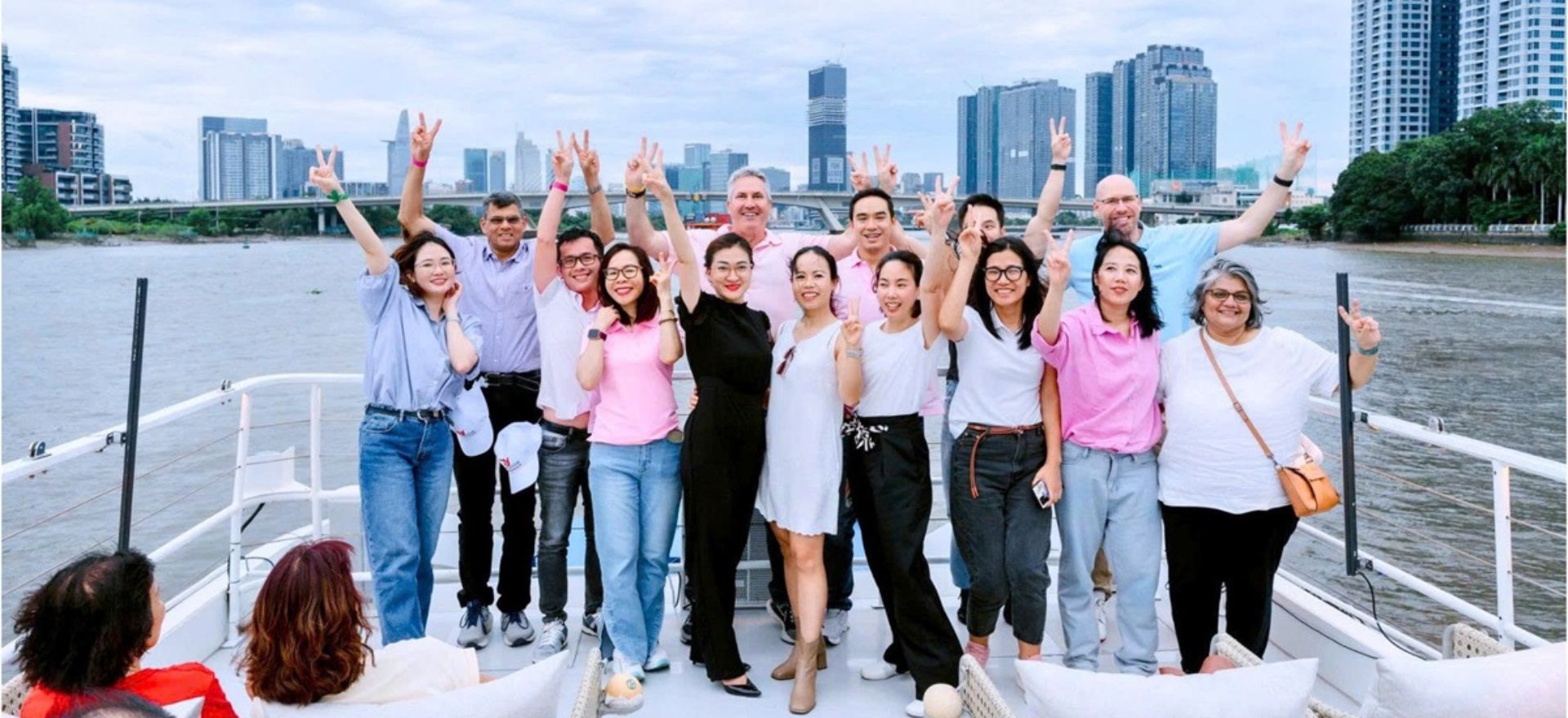 la phieu hom nay gui gam khat vong vuon minh cua dat nuoc - 4