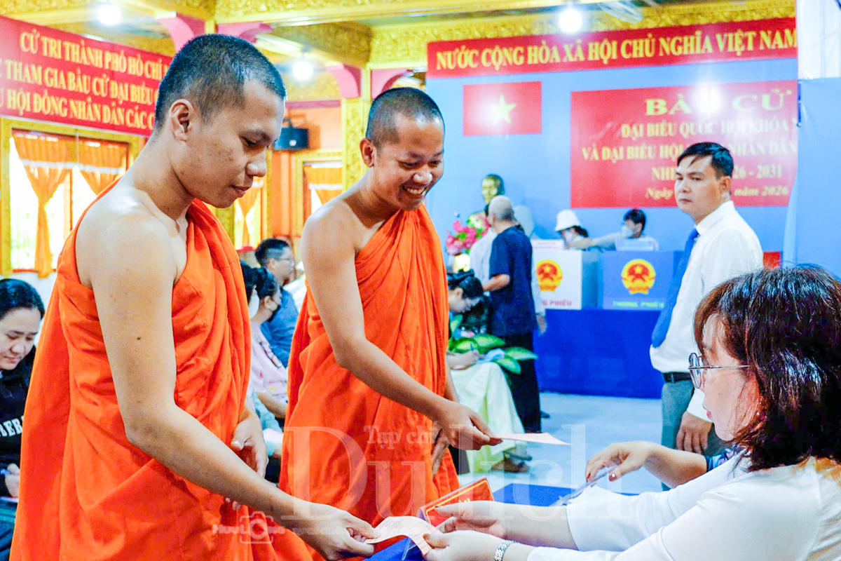 Nhịp đập đồng lòng của cử tri các dân tộc thành phố hướng về ngày hội của non sông - 12