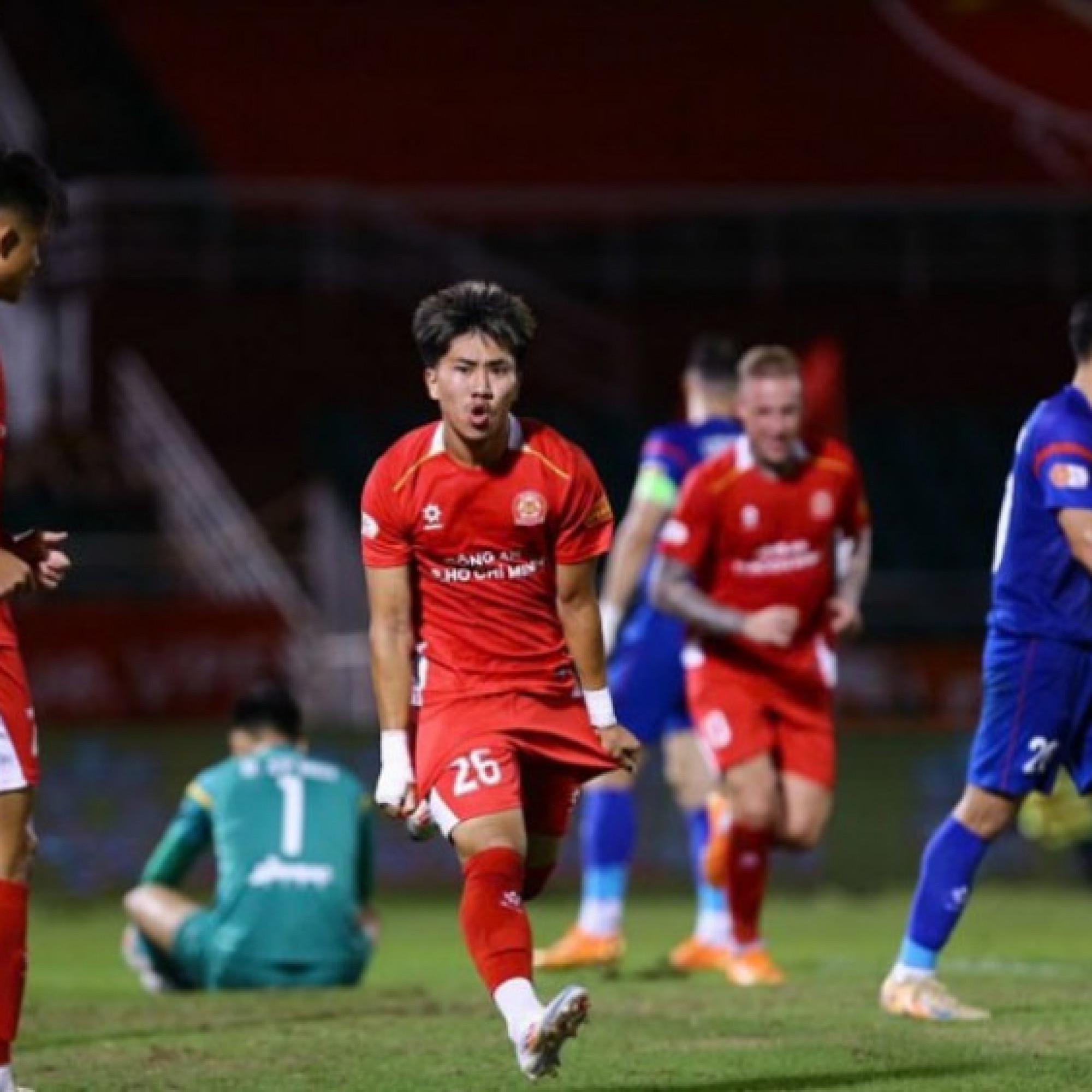  - Video bóng đá Công an TP.HCM - PVF-CAND: VAR cứu nguy, sao Việt kiều tỏa sáng (V-League)