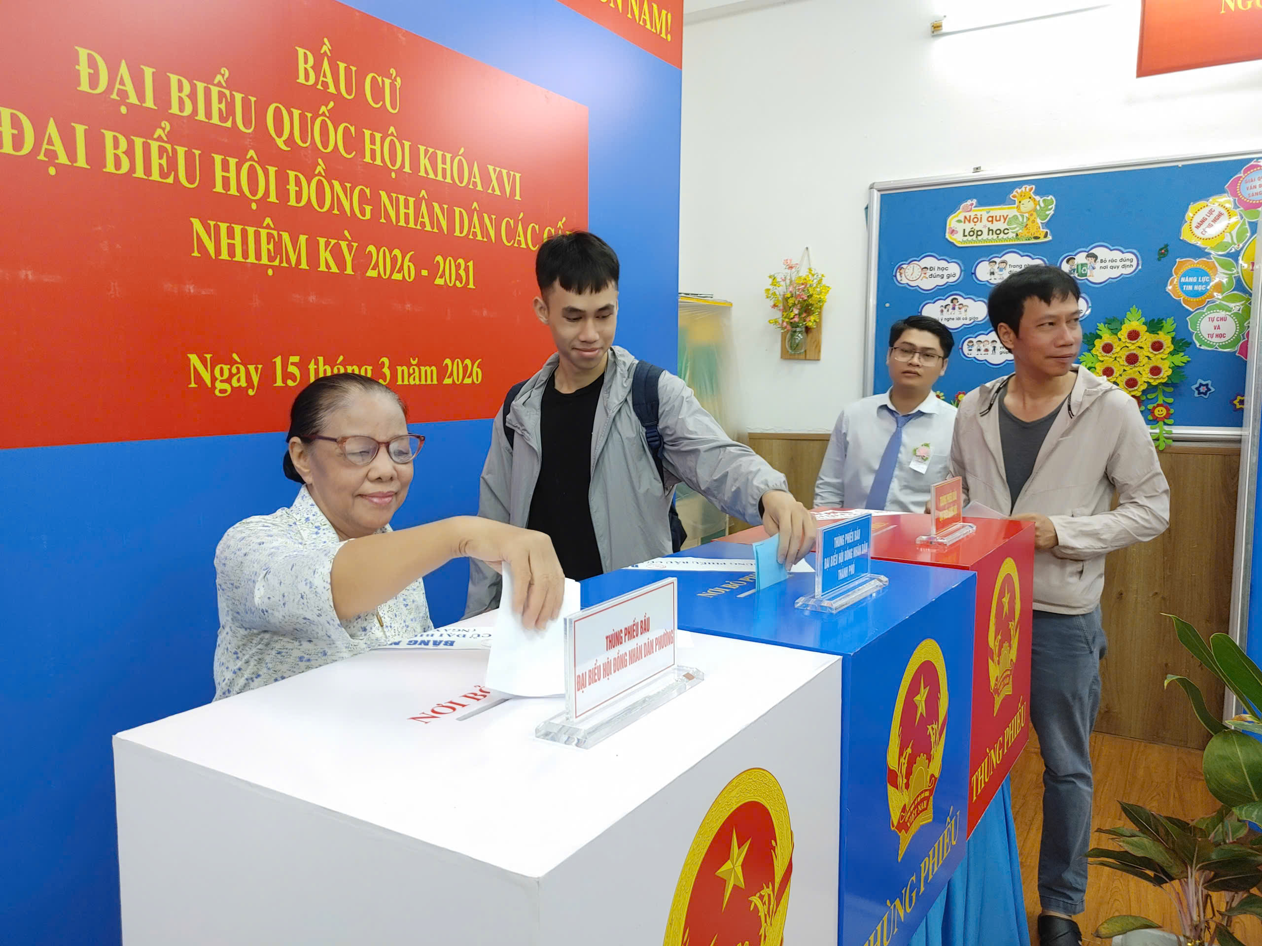 Đã có 4 khu vực bầu cử có số cử tri tham gia bỏ phiếu đạt 100% - 2