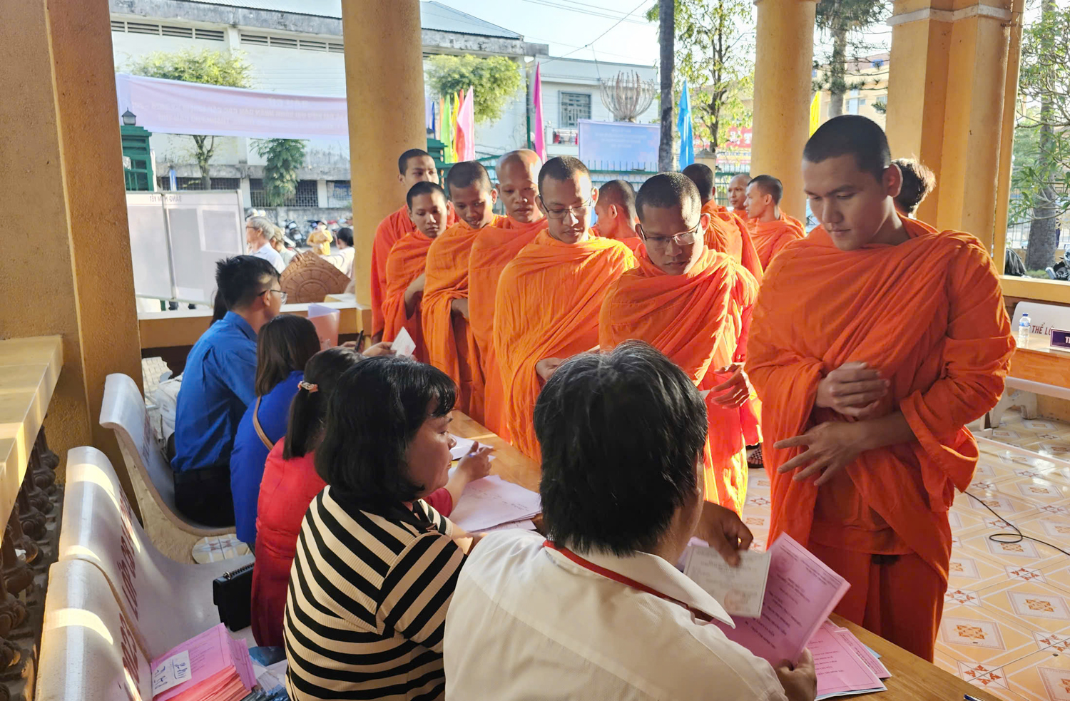 Lãnh đạo Trung ương và các tỉnh, thành bỏ phiếu cùng người dân miền Tây - 9