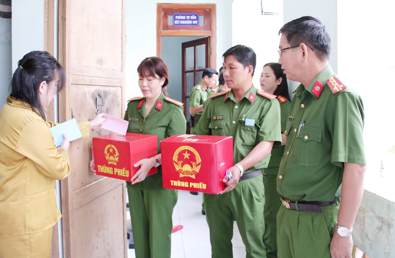 Hơn 900 người bị tạm giữ, tạm giam ở An Giang thực hiện quyền bầu cử - 4