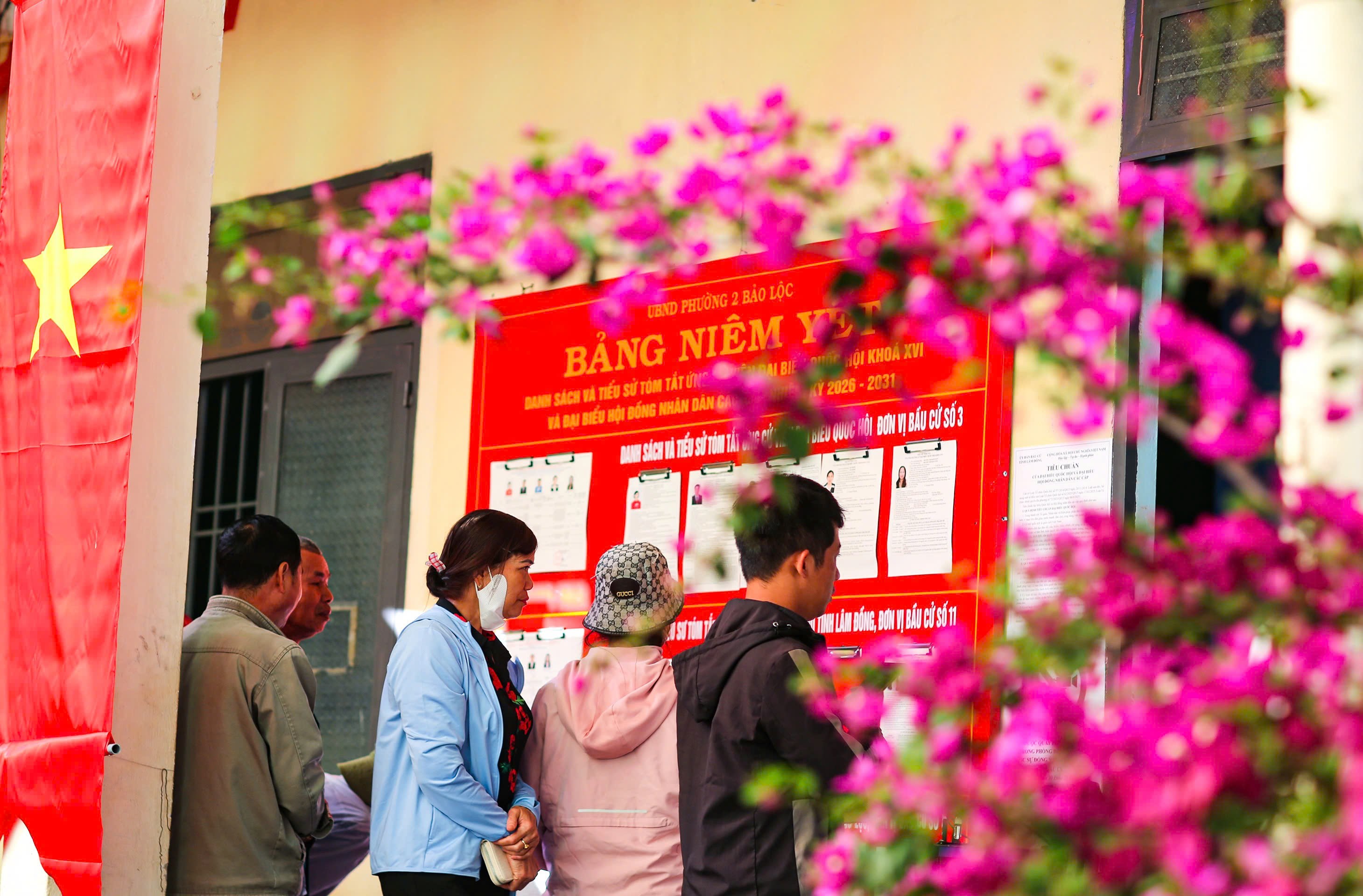 Cử tri Lâm Đồng nô nức trong ngày bầu cử - 1