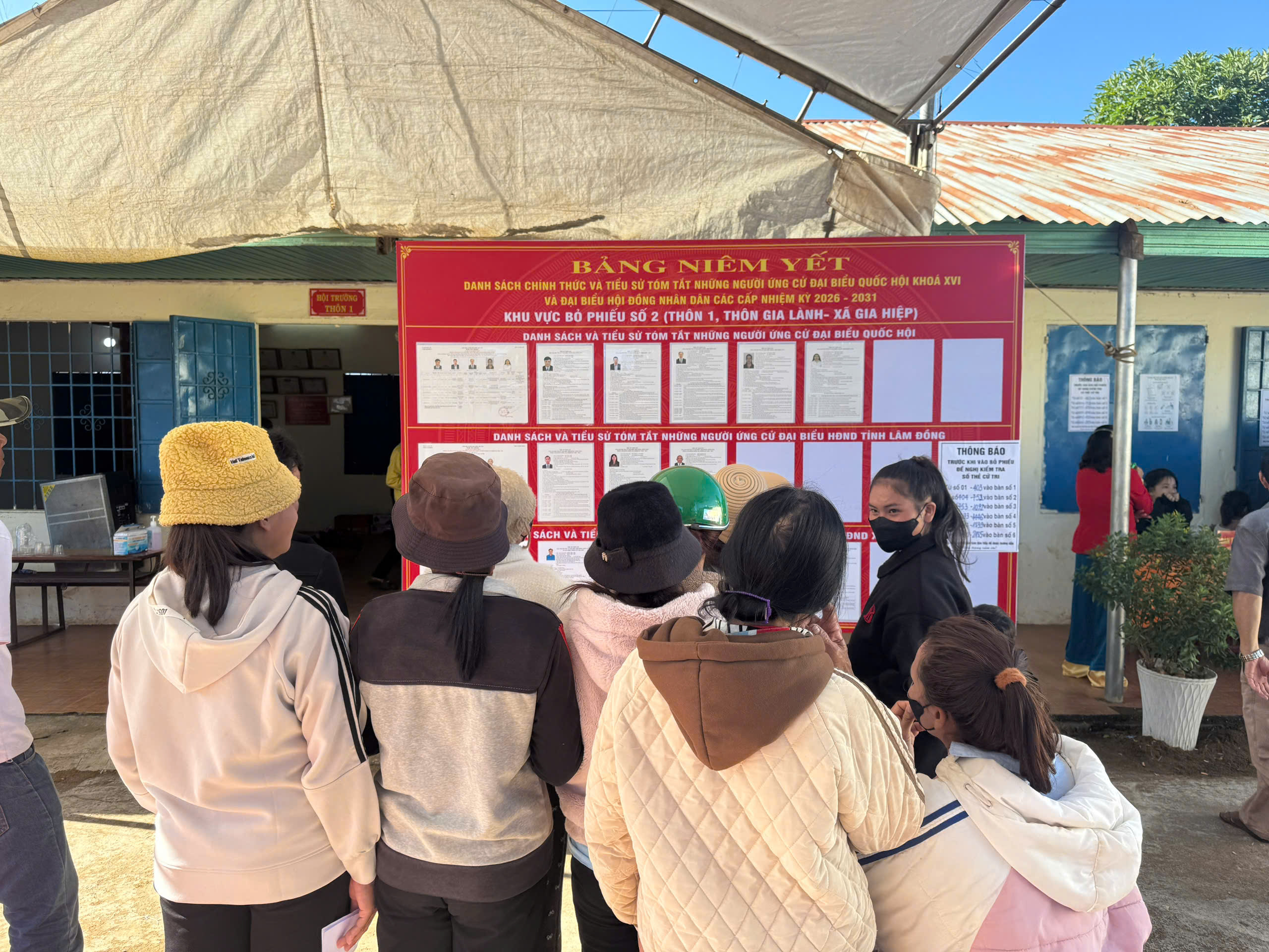 Cử tri Lâm Đồng nô nức trong ngày bầu cử - 2