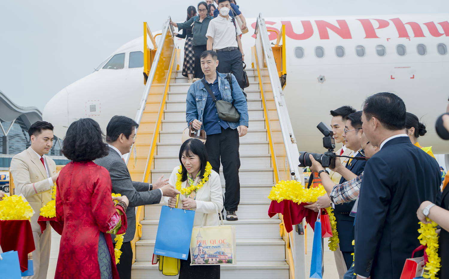 Sun PhuQuoc Airways khai trương song song đường bay thẳng kết nối Phú Quốc với Nha Trang và Đà Nẵng - 1