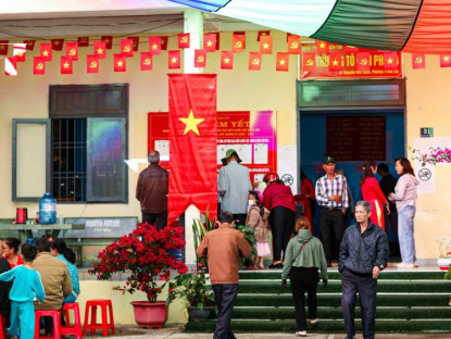 Cử tri Lâm Đồng nô nức trong ngày bầu cử