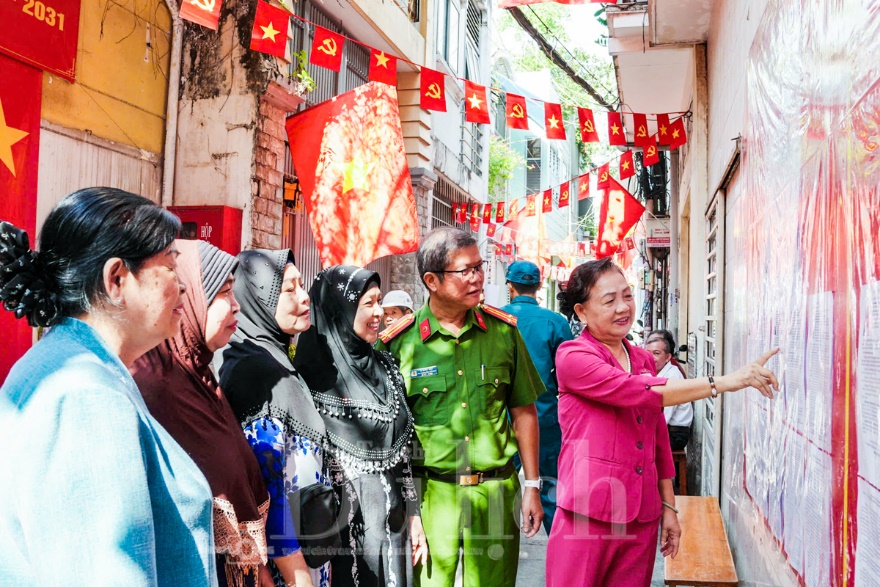 Nhịp đập đồng lòng của cử tri các dân tộc thành phố hướng về ngày hội của non sông - 6