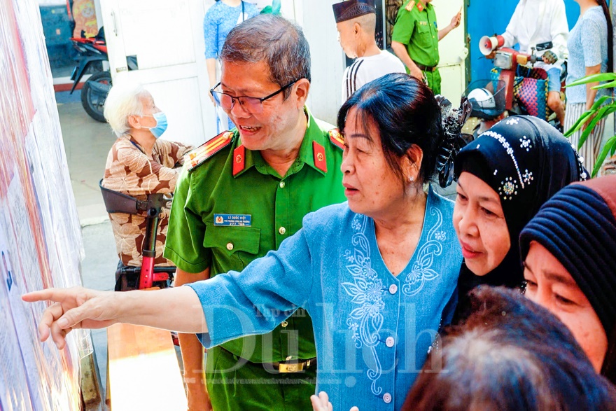 Nhịp đập đồng lòng của cử tri các dân tộc thành phố hướng về ngày hội của non sông - 7