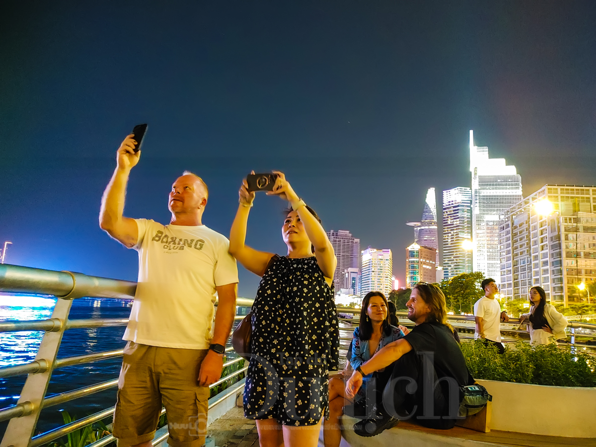 Nơi dòng sông kể chuyện và người trẻ tìm khoảng lặng ‘chill’ giữa phố thị - 12