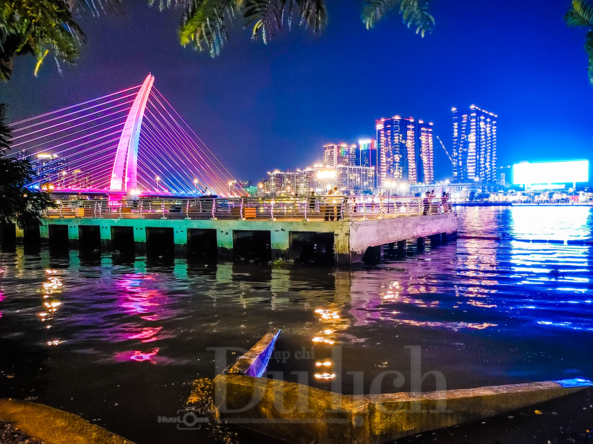 Nơi dòng sông kể chuyện và người trẻ tìm khoảng lặng ‘chill’ giữa phố thị - 1