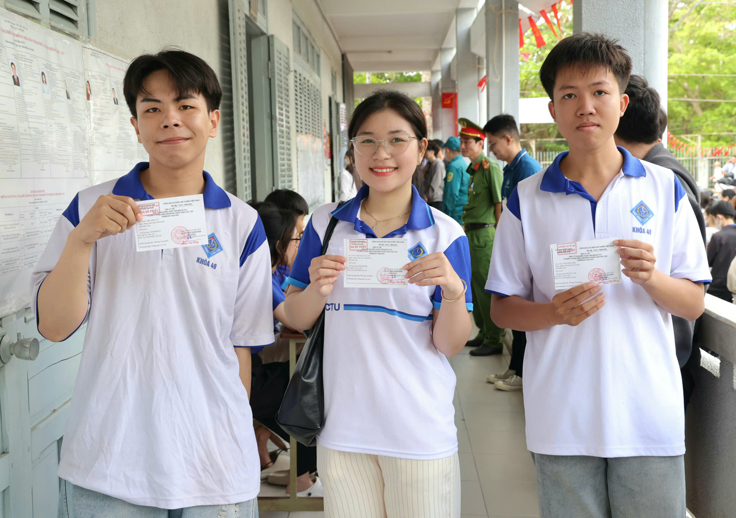 Vĩnh Long và Cà Mau có hơn 99,9% cử tri bỏ phiếu bầu - 5