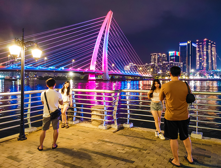 Nơi dòng sông kể chuyện và người trẻ tìm khoảng lặng ‘chill’ giữa phố thị