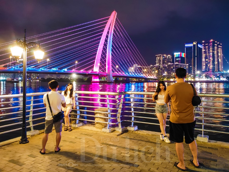 Nơi dòng sông kể chuyện và người trẻ tìm khoảng lặng ‘chill’ giữa phố thị - 3