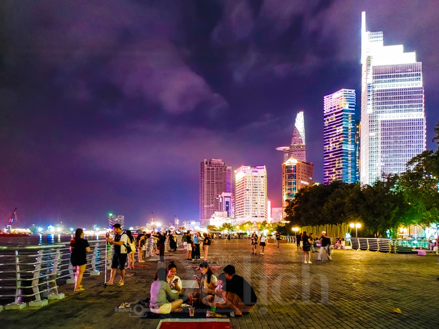 Nơi dòng sông kể chuyện và người trẻ tìm khoảng lặng ‘chill’ giữa phố thị - 11