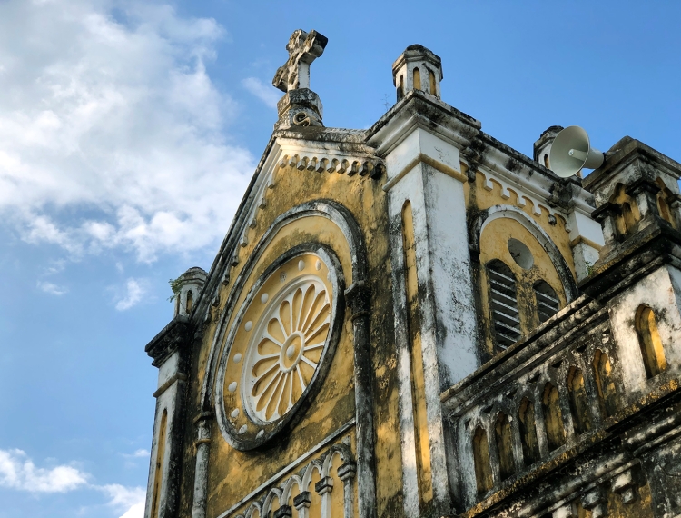 Tìm về nhà thờ Giáo xứ Bãi Giá ngắm kiến trúc cổ kính