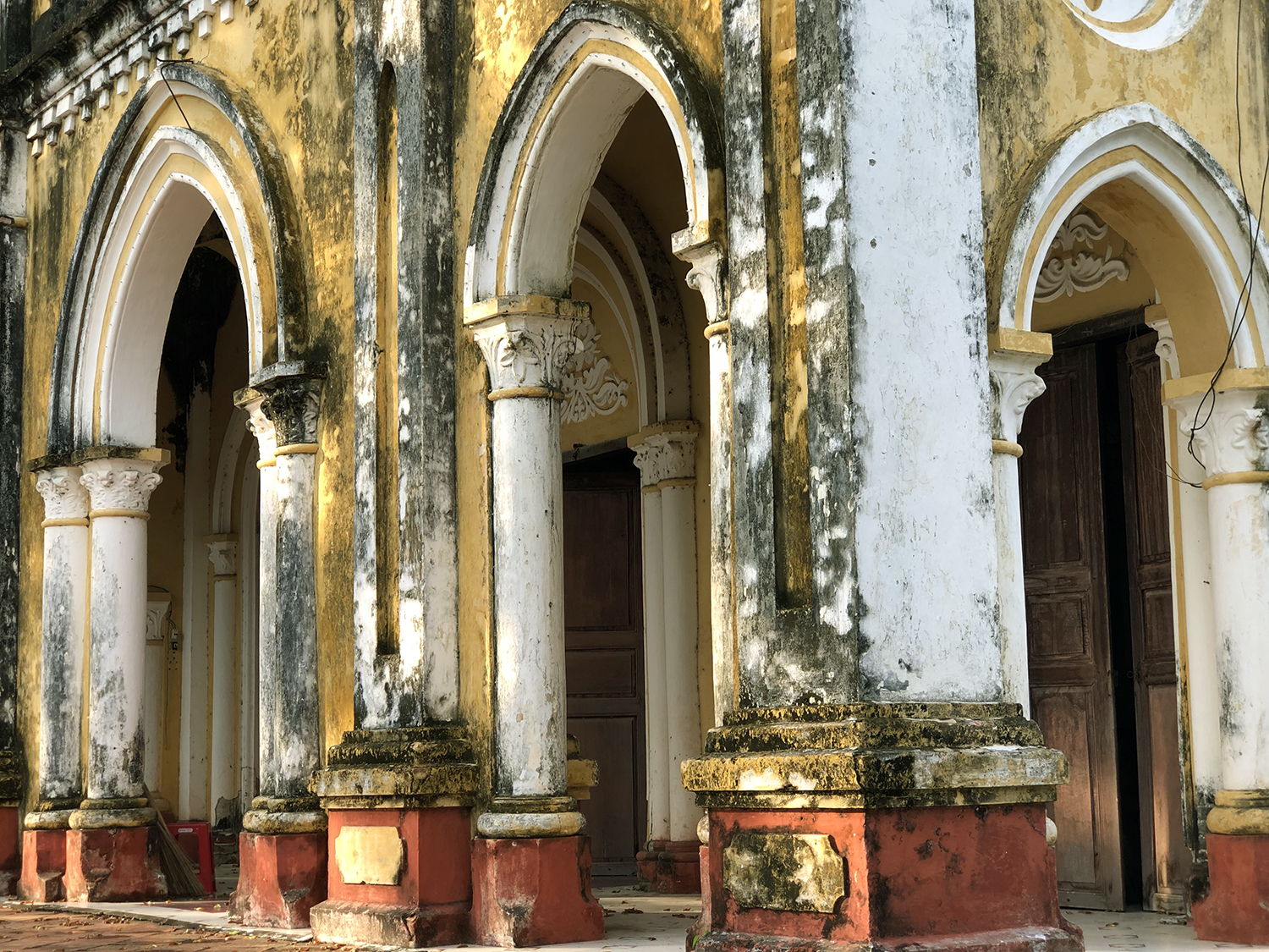 Tìm về nhà thờ Giáo xứ Bãi Giá ngắm kiến trúc cổ kính - 5