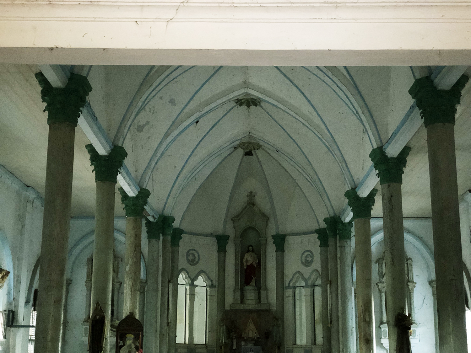 Tìm về nhà thờ Giáo xứ Bãi Giá ngắm kiến trúc cổ kính - 6