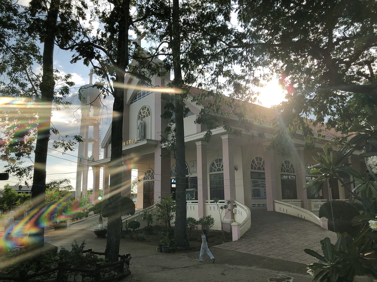 Tìm về nhà thờ Giáo xứ Bãi Giá ngắm kiến trúc cổ kính - 12