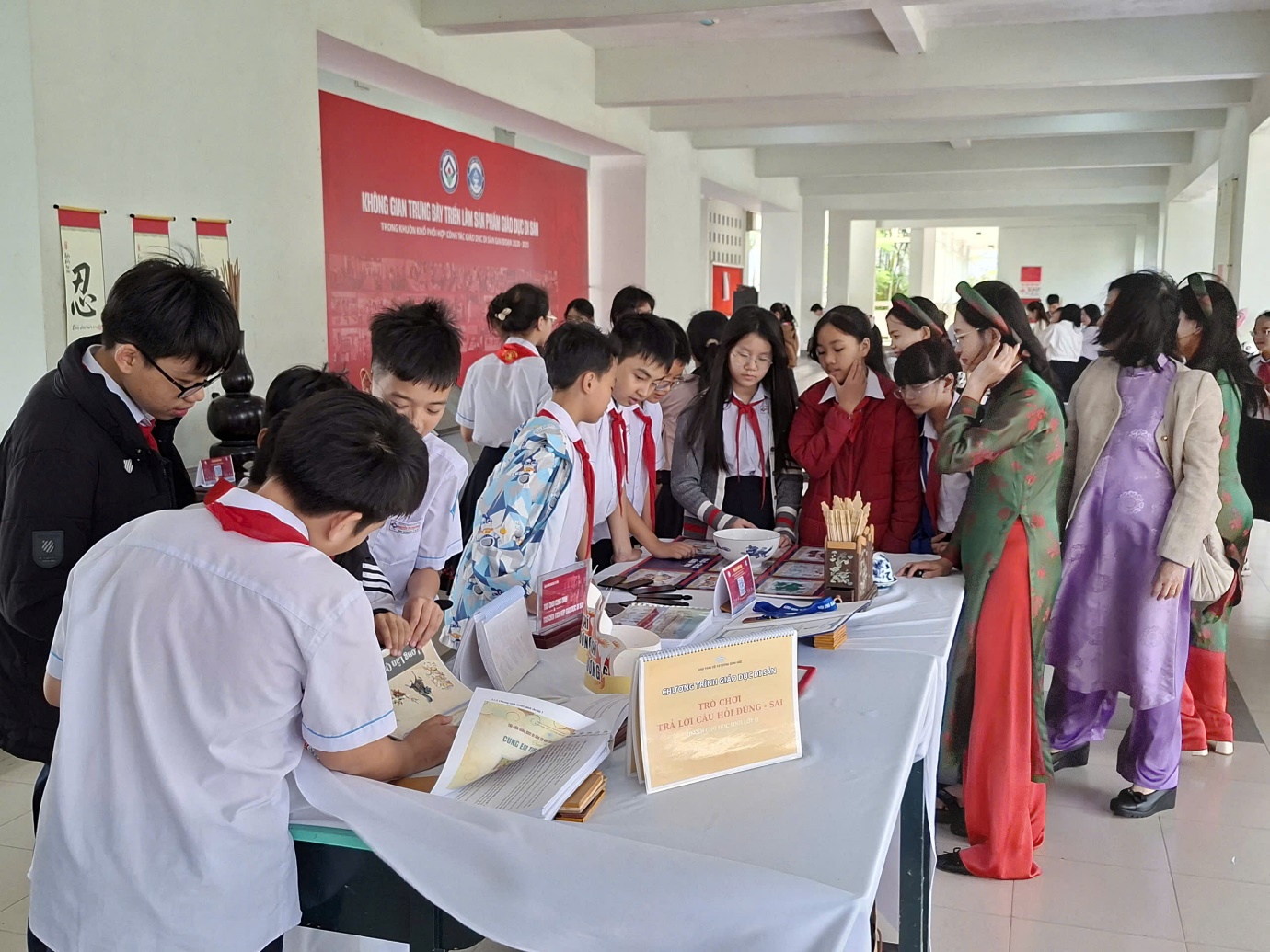 Thú vị chương trình giáo dục di sản ở Cố đô Huế - 4