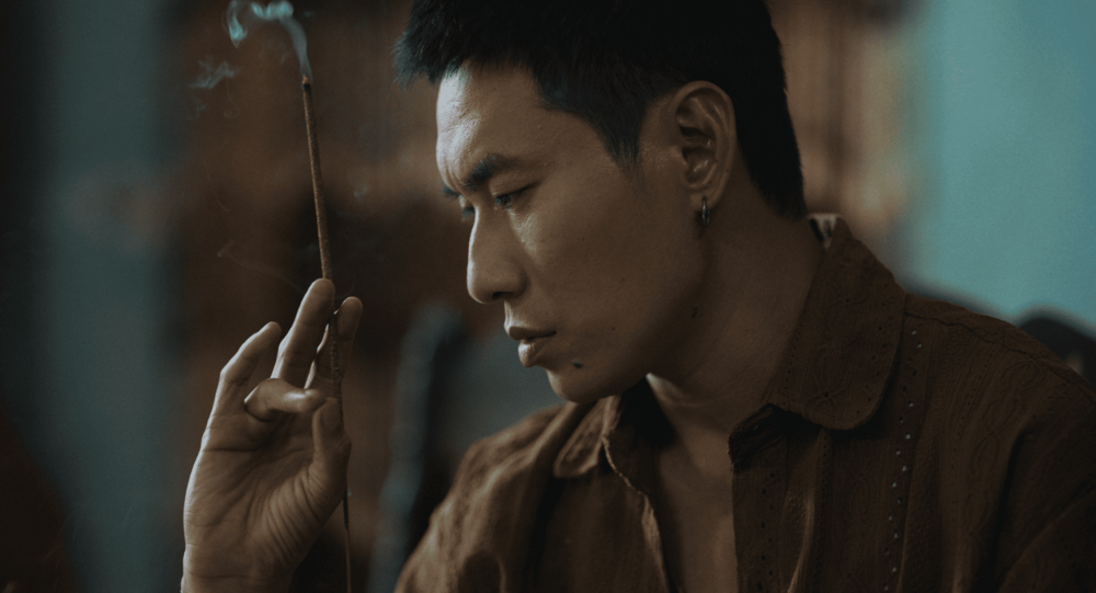 Kiều Minh Tuấn đối đầu dàn sao nữ Việt - Thái trong phim kinh dị Phí Phông: Quỷ Máu Rừng Thiêng - 1