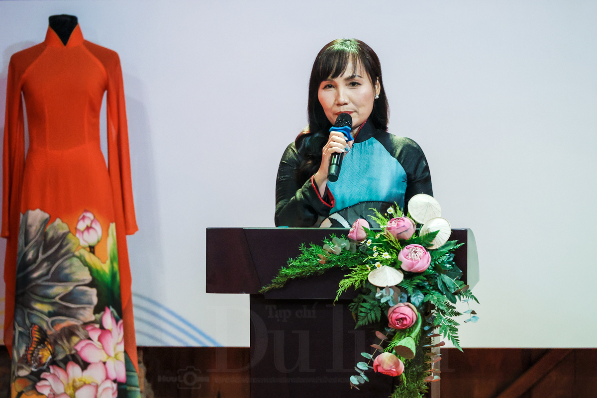 Áo dài Việt - Sứ giả hữu nghị dệt nên sức sống mới giữa dòng chảy hội nhập - 4