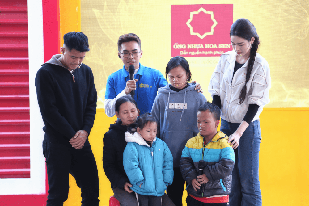 Minh Dự lần đầu làm MC Mái ấm gia đình Việt, nghẹn lòng trước những mảnh đời kém may mắn - 6