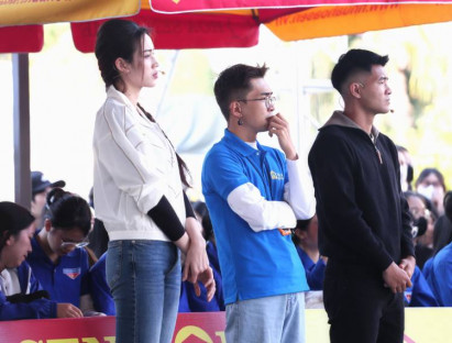 Minh Dự lần đầu làm MC Mái ấm gia đình Việt, nghẹn lòng trước những mảnh đời kém may mắn