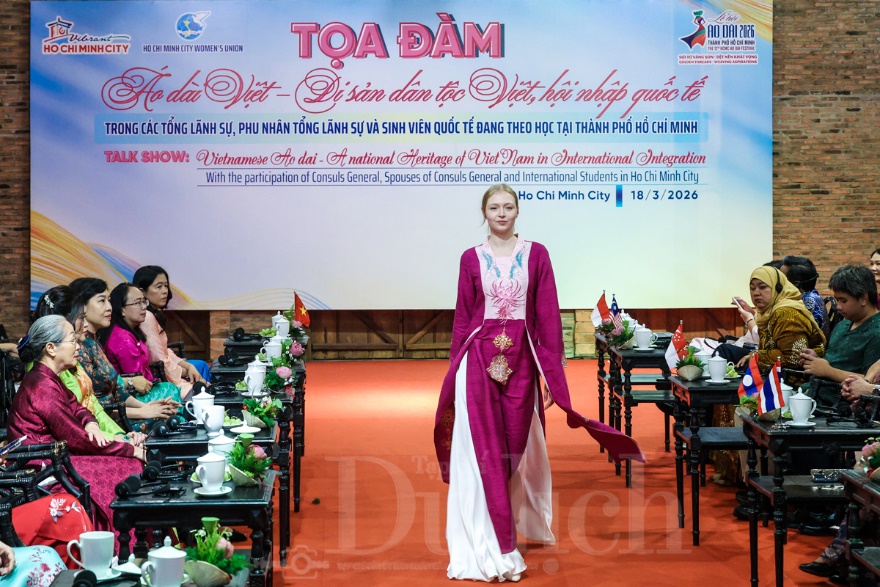 Áo dài Việt - Sứ giả hữu nghị dệt nên sức sống mới giữa dòng chảy hội nhập - 2