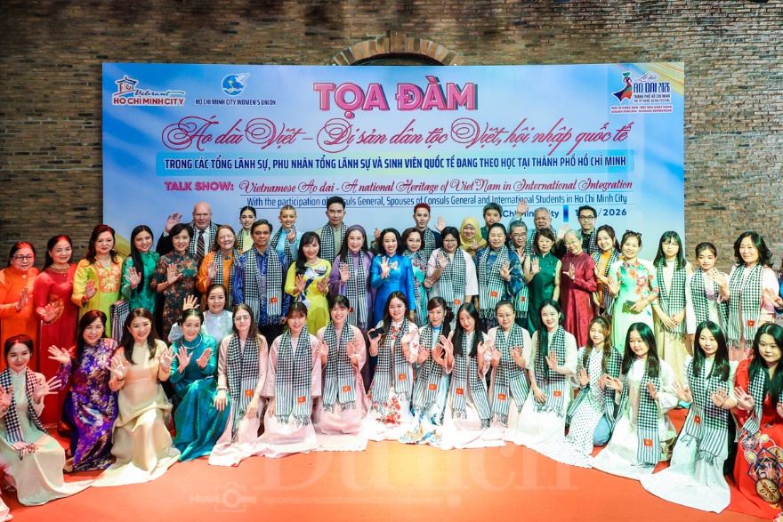 Áo dài Việt - Sứ giả hữu nghị dệt nên sức sống mới giữa dòng chảy hội nhập - 12