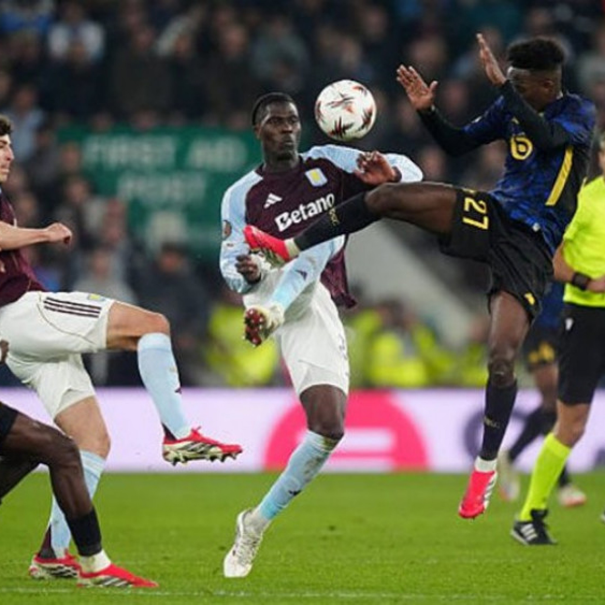  - Video bóng đá Aston Villa - Lille: Đòn trực diện kết liễu (Europa League)