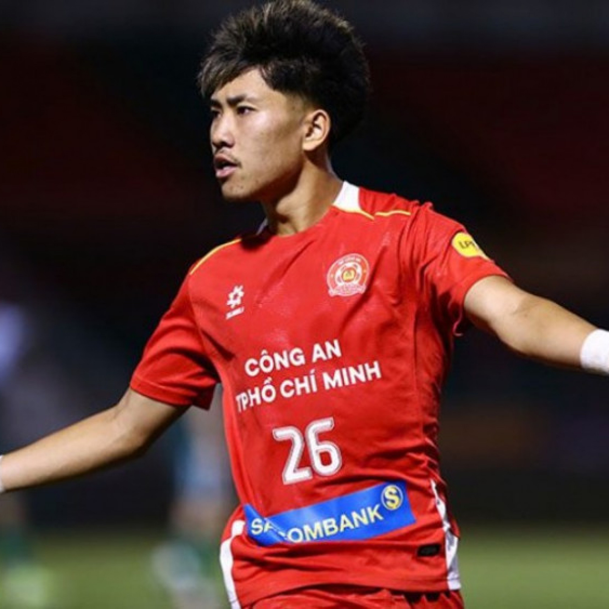  - "Sóc con" Khoa Ngô 19 tuổi rê bóng như Yamal, lu mờ đàn anh Tiến Linh