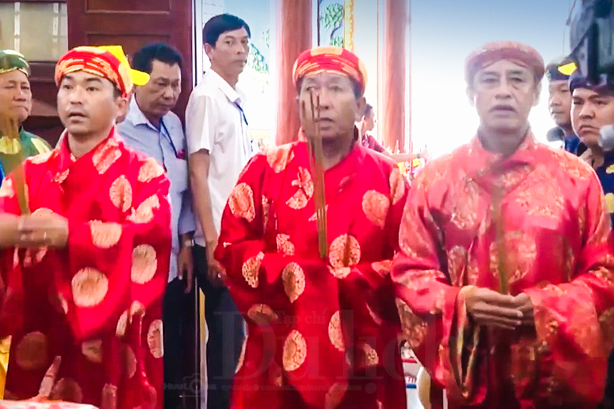 Linh đình nghi thức Thỉnh Cô rực rỡ sắc màu thiêng liêng miền duyên hải - 9