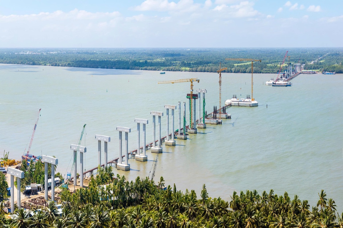 cong truong cau dai ngai 1 tang toc giua ap luc chi phi va khan hiem vat lieu - 1