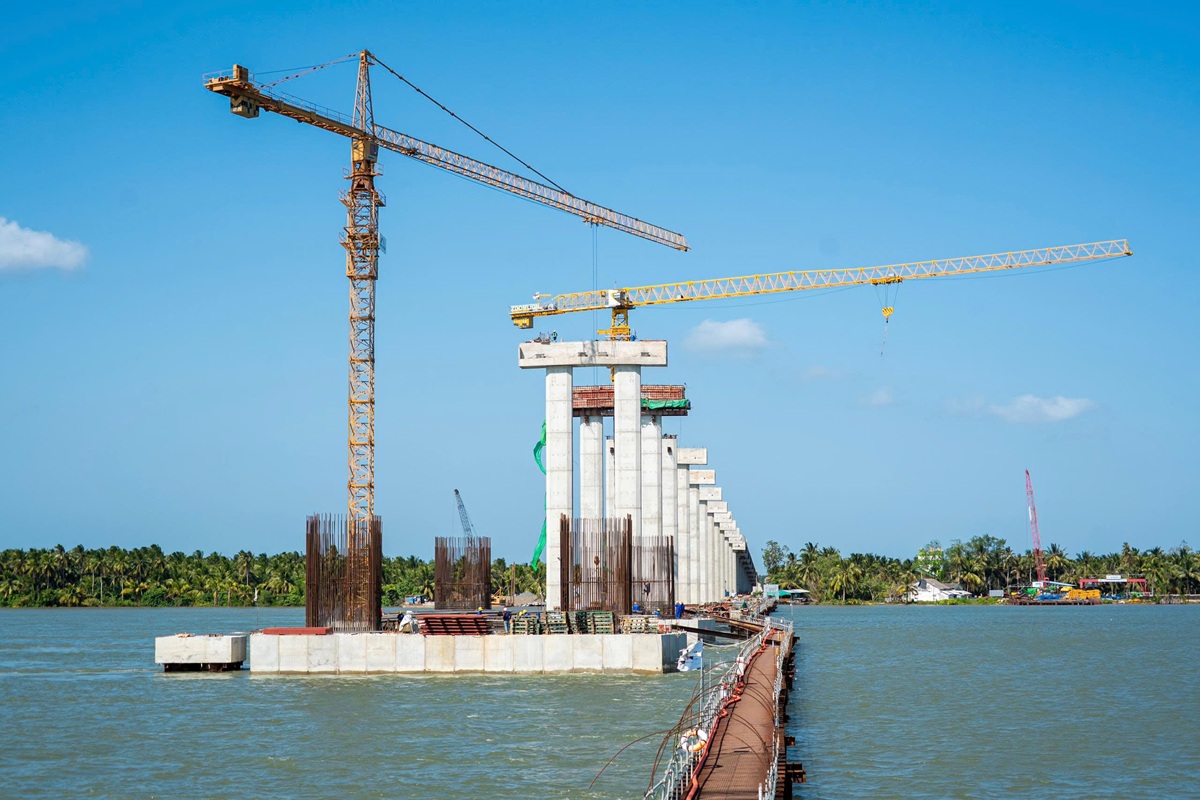 cong truong cau dai ngai 1 tang toc giua ap luc chi phi va khan hiem vat lieu - 2