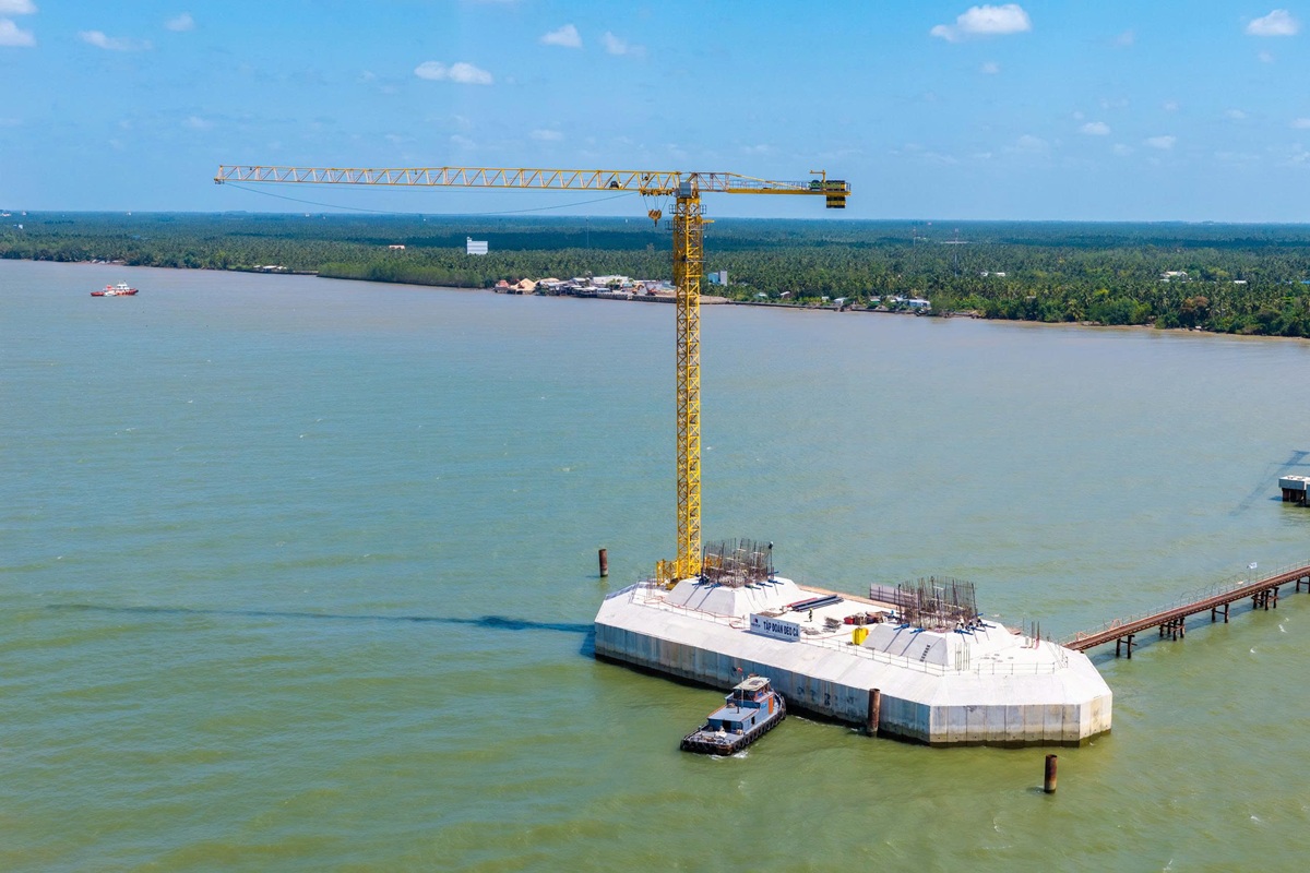 cong truong cau dai ngai 1 tang toc giua ap luc chi phi va khan hiem vat lieu - 4