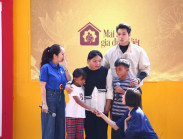 Ốc Thanh Vân, GiGi Hương Giang khóc nức nở trước hoàn cảnh 3 chị em cô bé đồng bào M’nông mồ côi cả cha lẫn mẹ