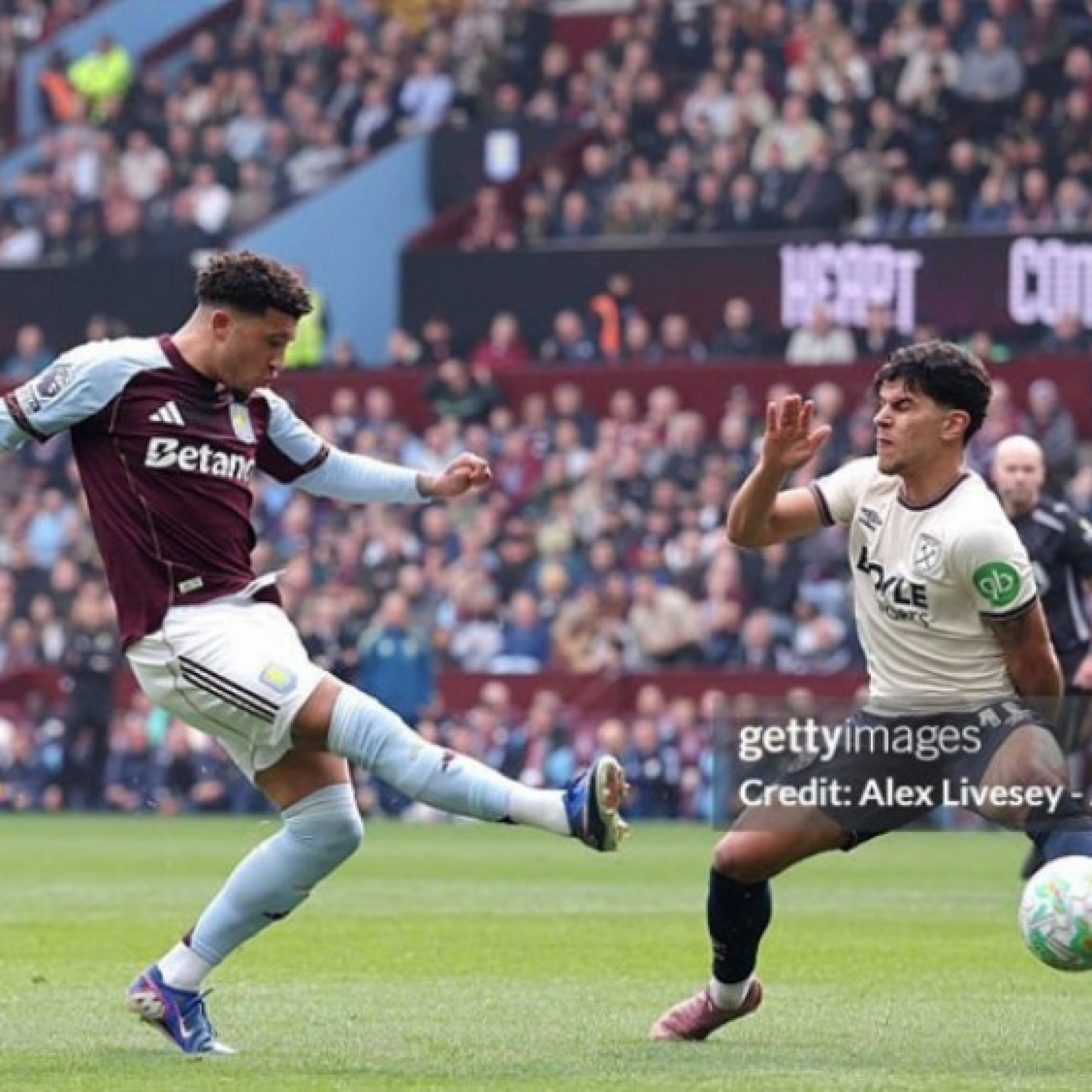  - Kết quả bóng đá Aston Villa - West Ham: Dấu ấn Sancho, bám sát MU (Ngoại hạng Anh)