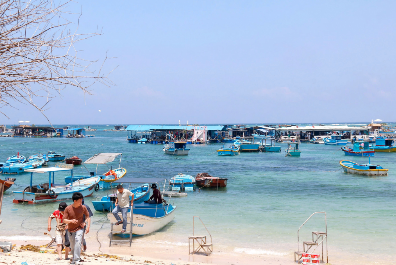 Phát triển các tuyến du lịch giữa đặc khu Phú Quý với đất liền - 3