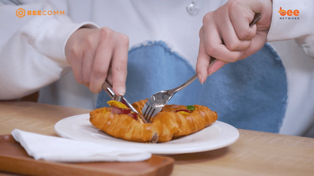 Quán ăn hạnh phúc tập 48: Phương Lan trầm trồ với croissant nóng giòn, mê mẩn cold brew cam tại M’oi Coffee and Tea Bar - 3