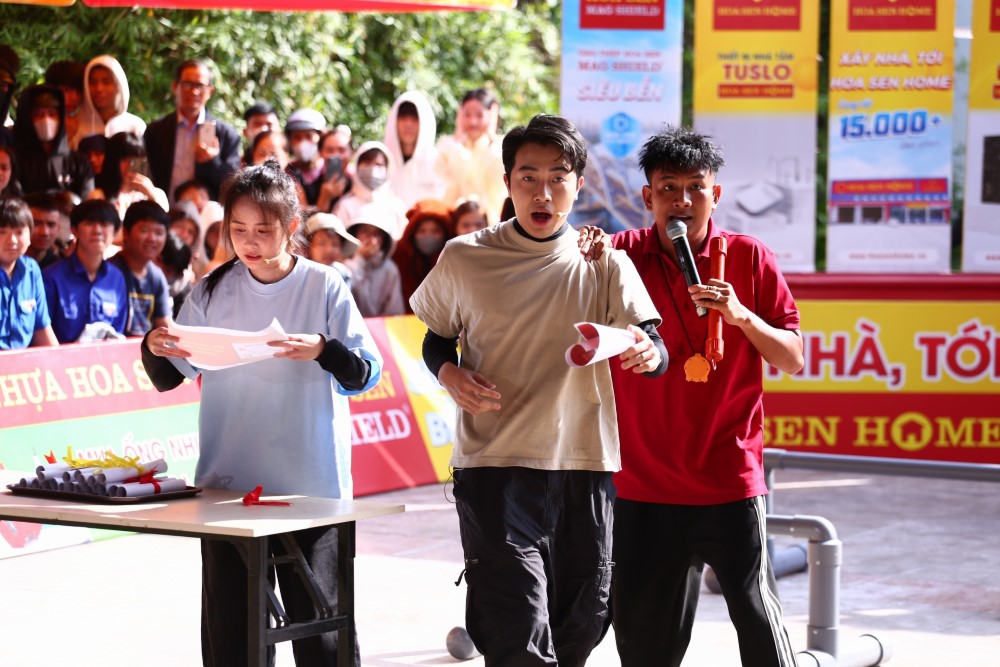 “Mái ấm gia đình Việt” trao hơn 1,5 tỷ đồng cho 18 hoàn cảnh khó khăn tại Đắk Lắk - 3