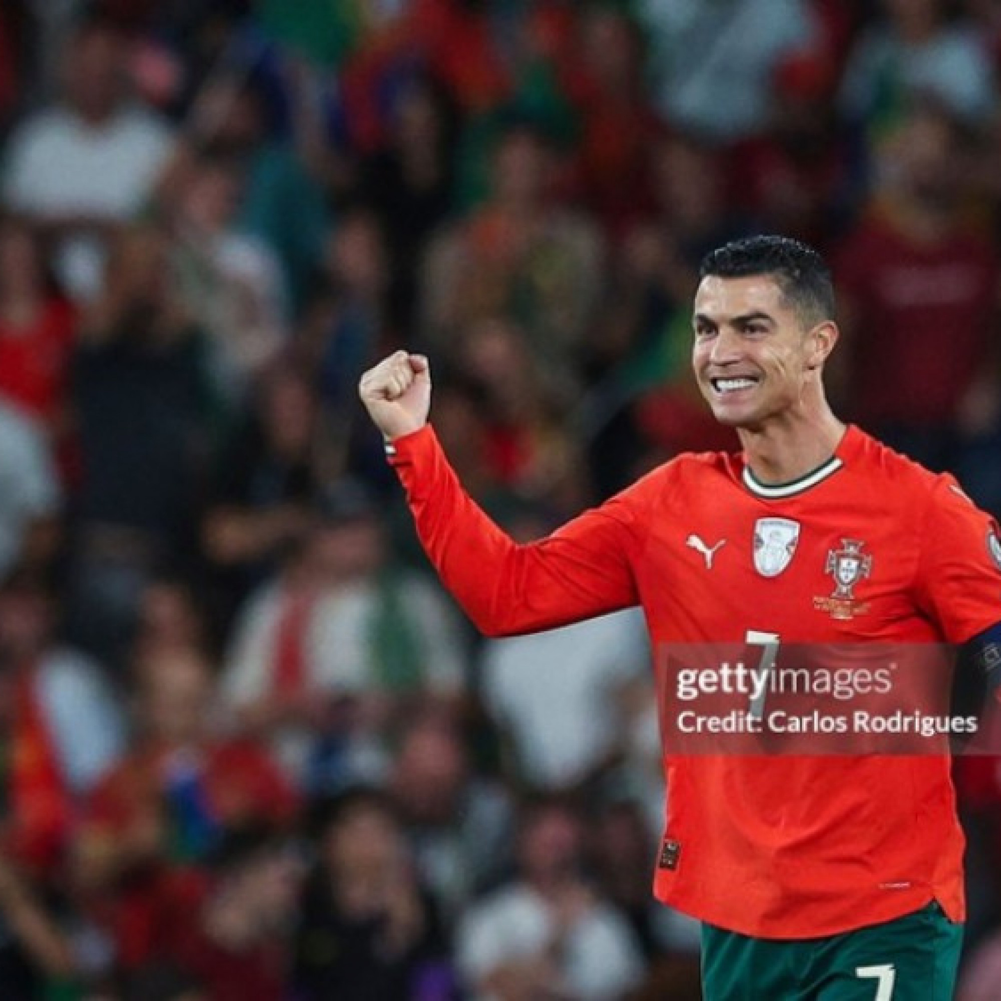  - Ronaldo khoe ảnh tập thể lực cực sung, báo tin vui trước thềm World Cup