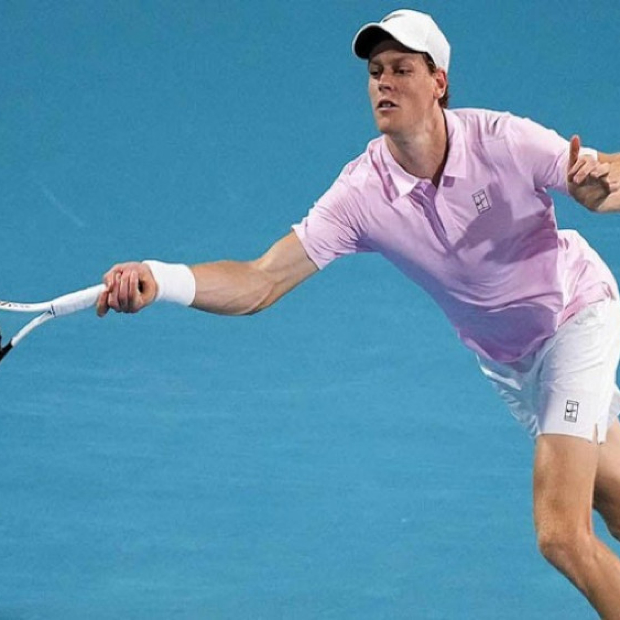  - Video tennis Moutet - Sinner: 2 set tốc hành, vượt kỷ lục của Djokovic (Miami Open)